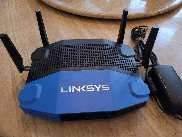 Linksys WRT1900AC WiFi Router0