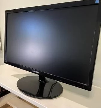 Samsung SyncMaster SA300 computer screen monitor