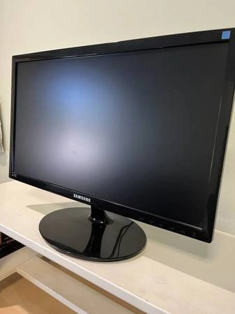 Samsung SyncMaster SA300 computer screen monitor0