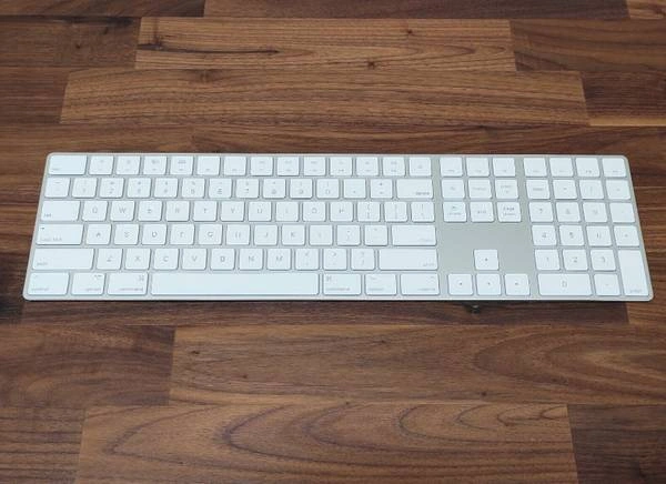 Apple A1843 Magic Keyboard Extended w Numeric Keypad – Bluetooth0